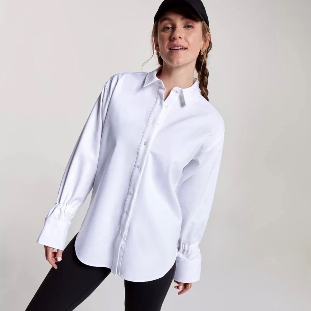 Calia by Carrie Underwood white button front shirt - size small